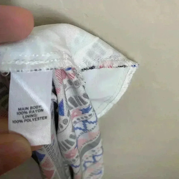 Hinge Aztec Print Shorts Size 4 - Picture 7 of 7